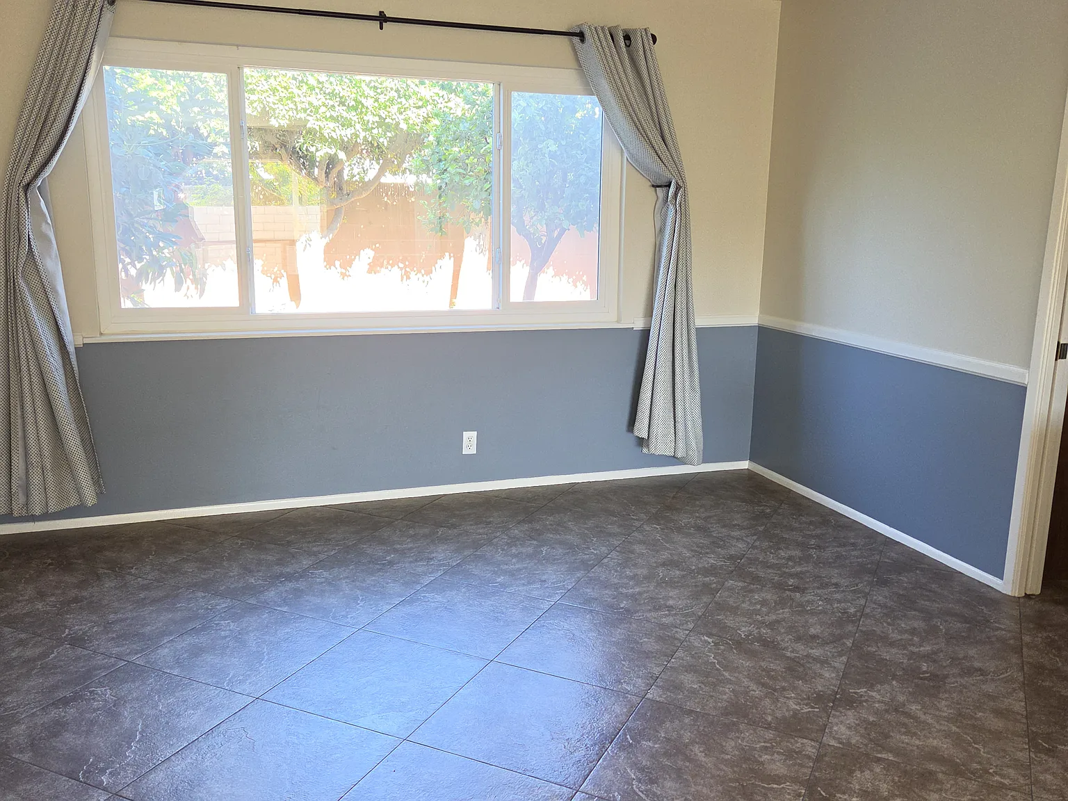 4 bed, 2.5 bath, 2521 sqft, $4,950 — Photo 3