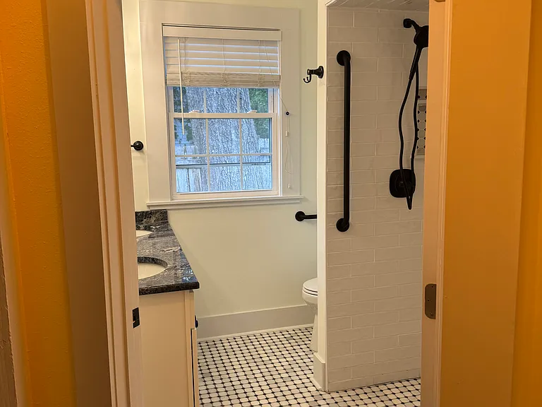 1619 E Mallory St — Photo 29