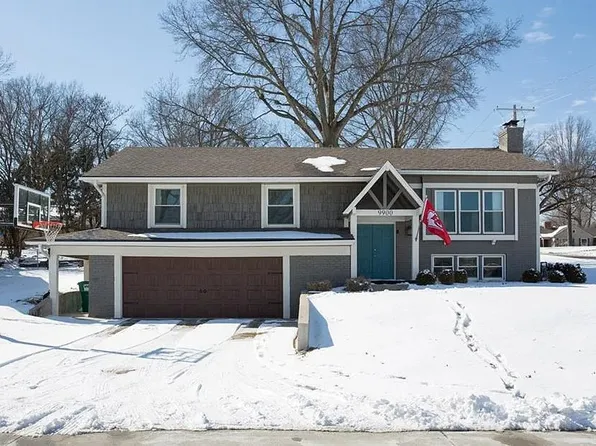 9900 Linden St, Overland Park, KS 66207