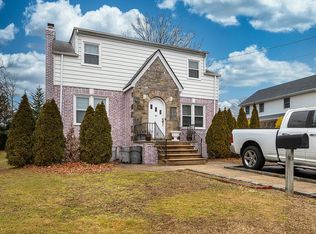 82 Westchester Ave, West Babylon, NY 11704
