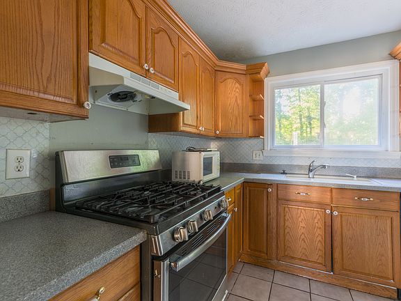 5th image of 3061 Meadow Wood Ct