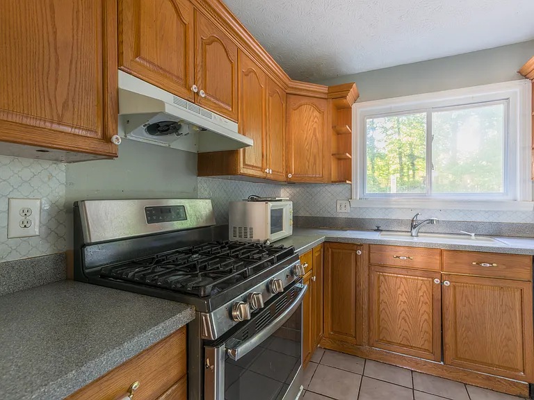 3061 Meadow Wood Ct — Photo 5