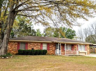 102 Armstrong St, Headland, AL 36345