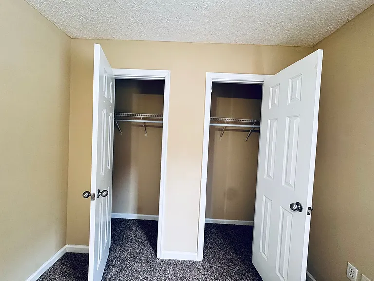 802 Middle St — Photo 9