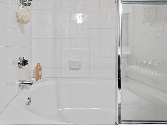 Large Garden Style Tubs