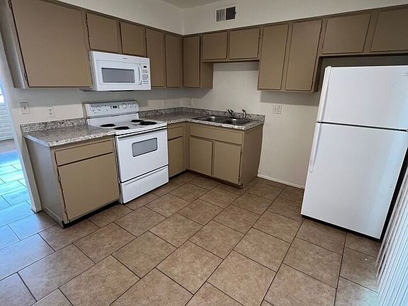 4th image of 2517 N Geronimo Ave #C