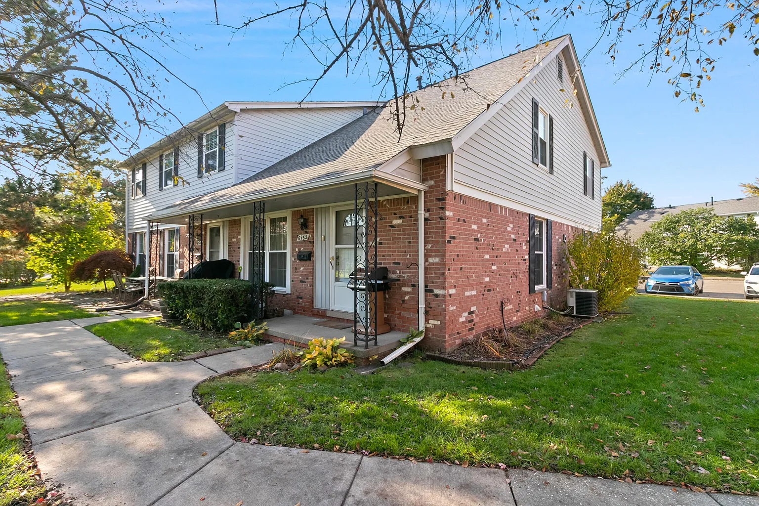 6962 Harvard Ln photo 1