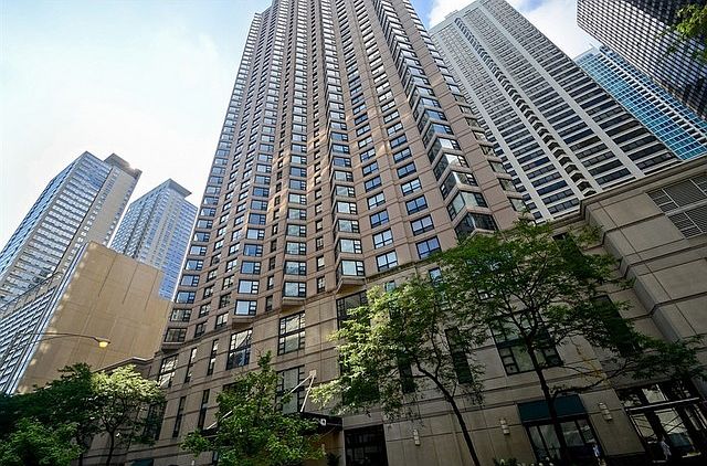 1st image of 401 E Ontario St APT 1505