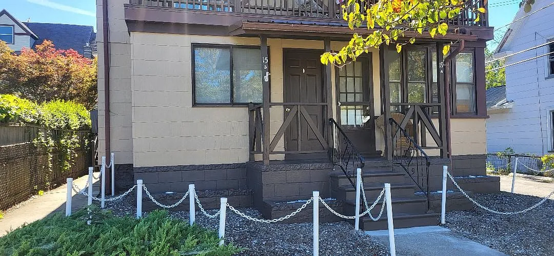 1 bed, 1.0 bath, 725 sqft, $1,300 — Photo 1