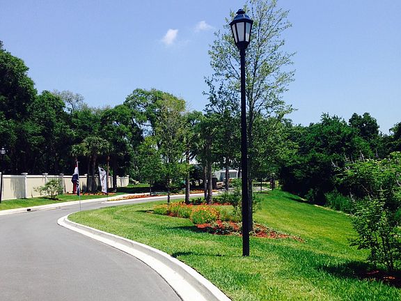 5th image of 1957 Amelia Oaks Drive