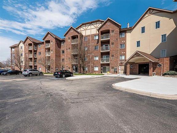 2nd image of 3160 Wildwood Dr #310
