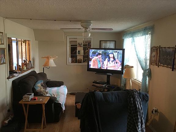 3rd image of 1600 California Ave