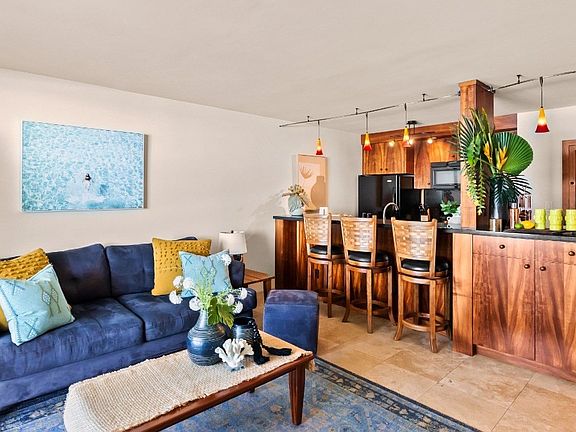 4th image of 75-5888 Alii Dr APT D17