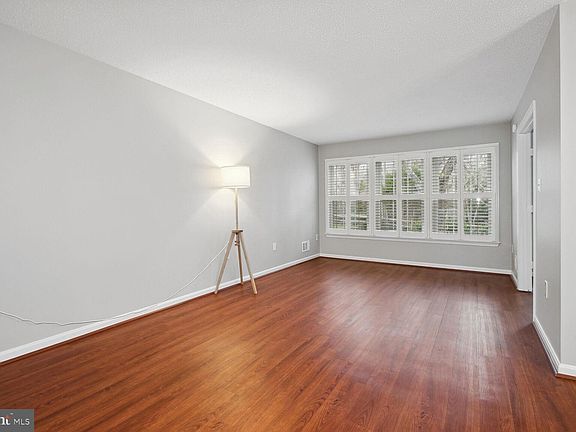 3rd image of 2528 N Haven Cv
