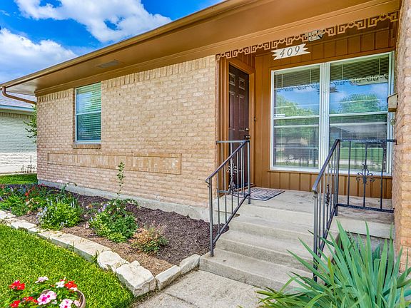 Such a welcoming entry!