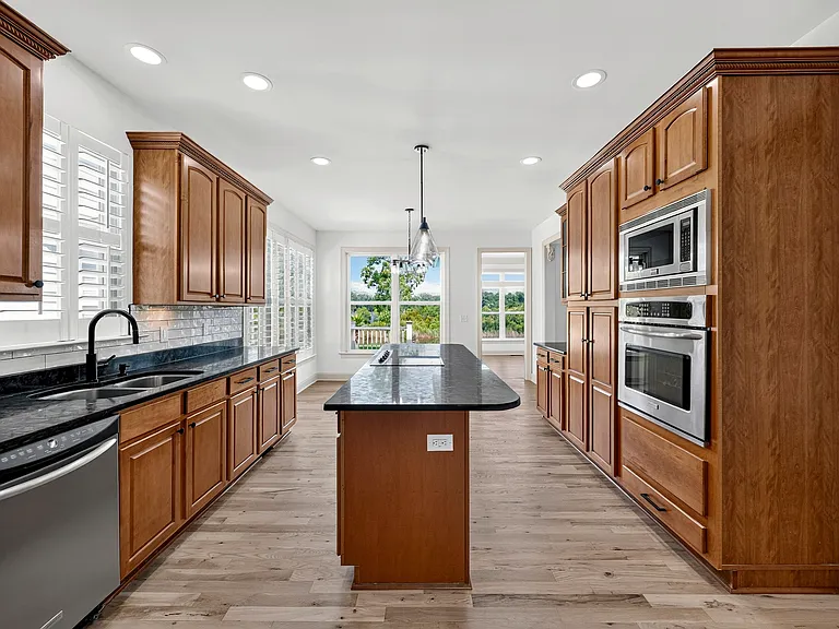1733 Indigo Island Dr — Photo 26