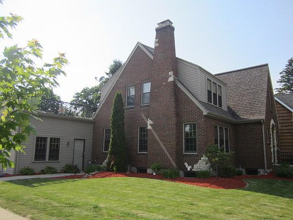 3rd image of 1601 1st St