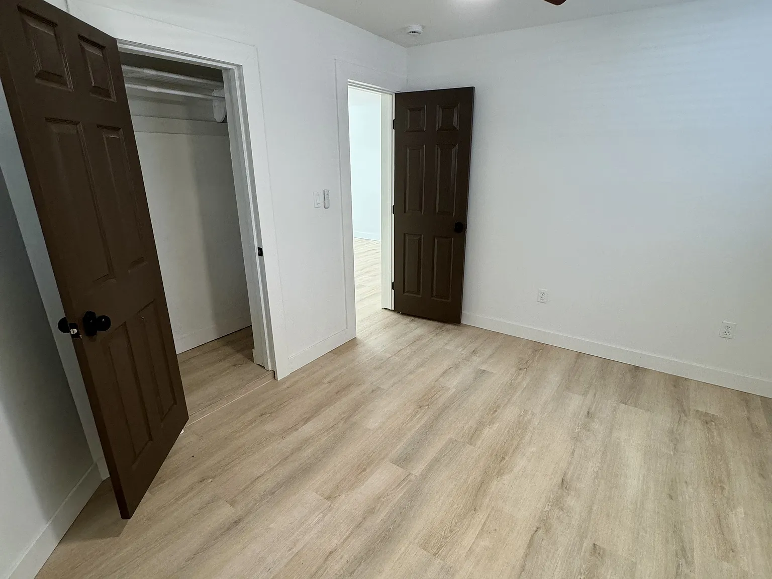 3 bed, 1019 sqft, $3,494 — Photo 4