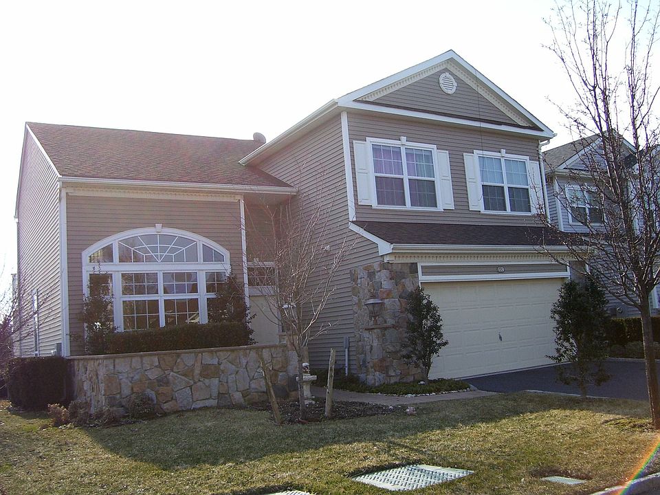 1st image of 170 Hamlet Dr