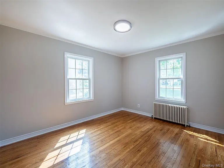 35 Bogart Ave — Photo 15