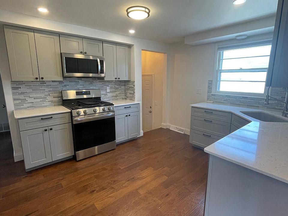 1st image of 35 Christophel Dr