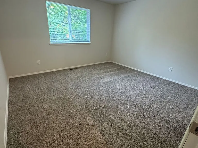655 Chapman Rd — Photo 21