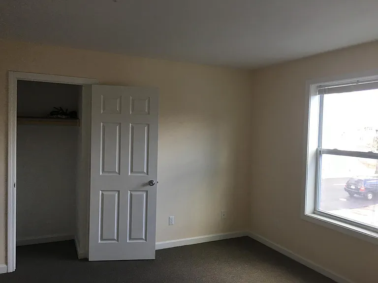 12 Main St #5 — Photo 8