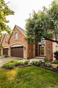 9050 Lake Dominion Dr, Brighton, MI, 48114