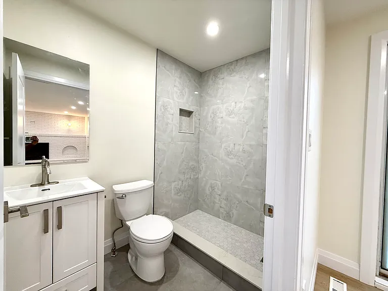 100 Taymall St — Photo 11