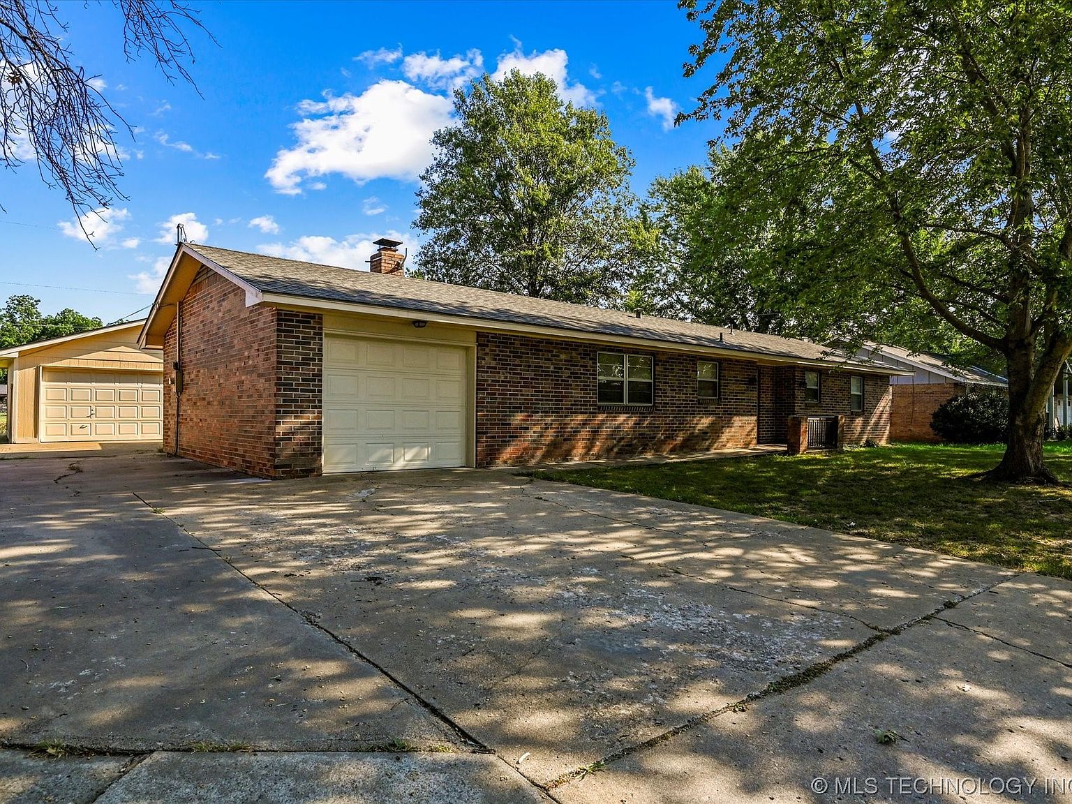 411 W 6th St, Dewey, OK 74029 MLS 2331619 Zillow