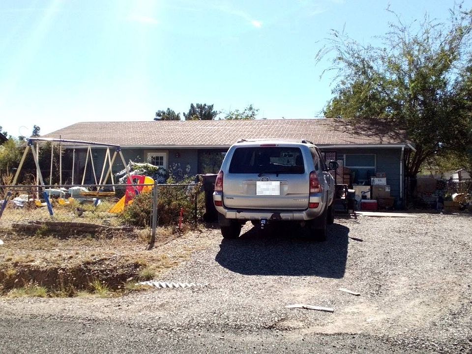 1st image of 215 W Mesquite Dr