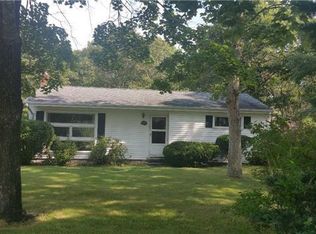 48 Sherwood Rd, Hampton Bays, NY 11946