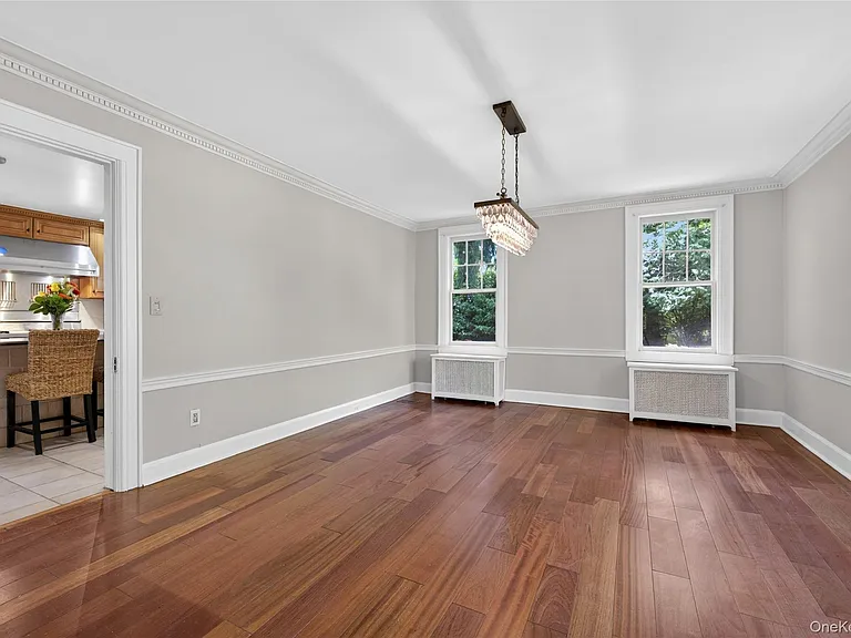 90 Mackey Ave — Photo 5
