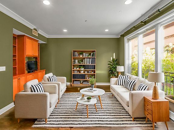 4th image of 132 S Maple Dr Unit 201