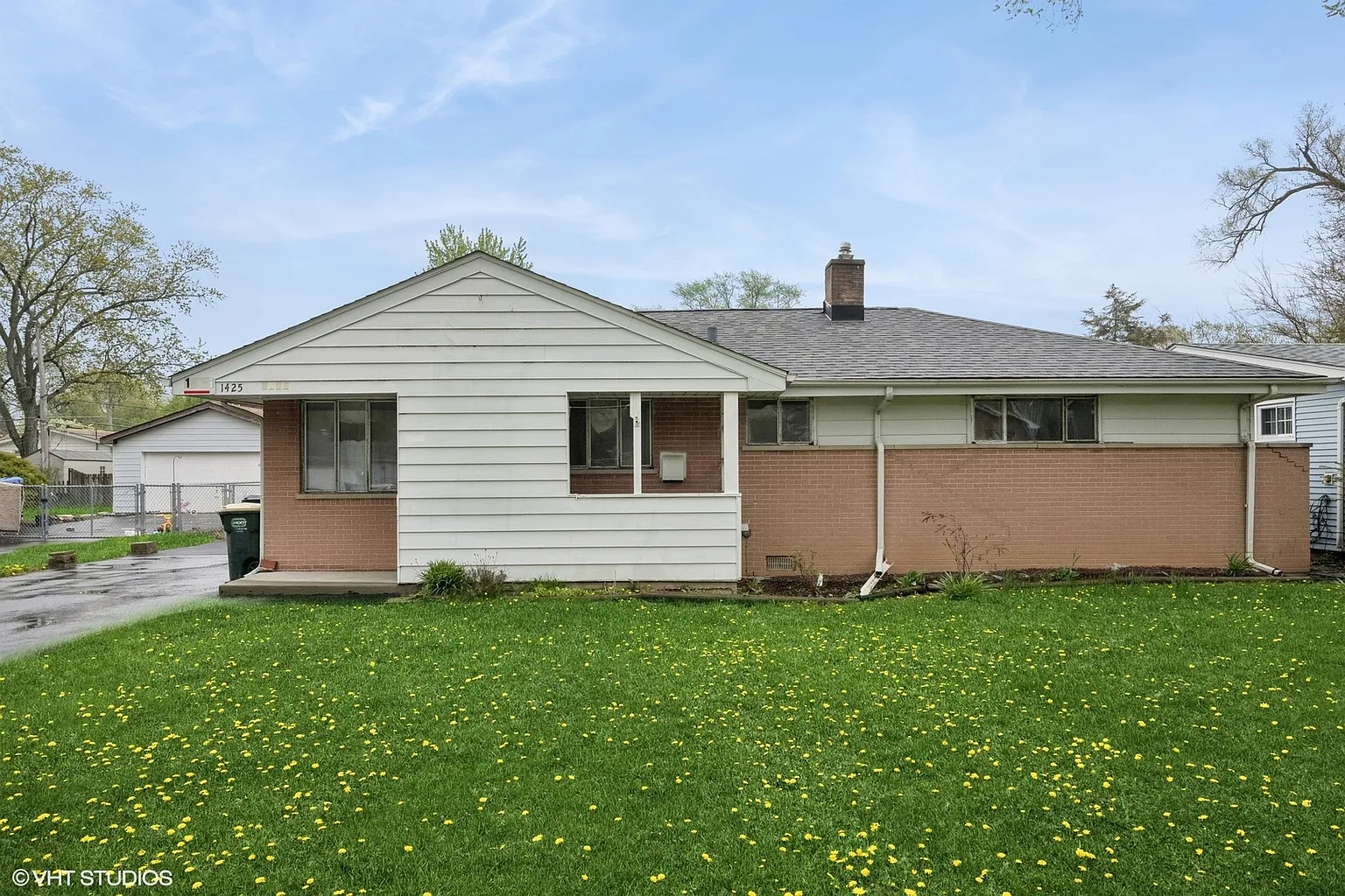 1425 N Wilke Rd photo 1
