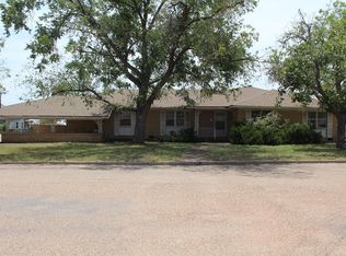 301 3rd St, Ballinger, TX 76821