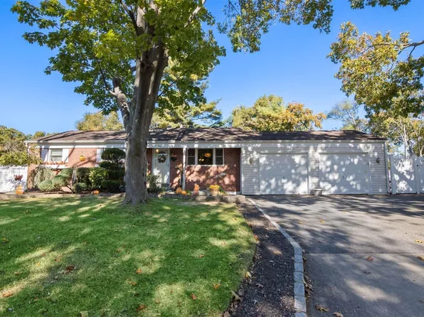 59 Bowdoin Road, Centereach, NY 11720