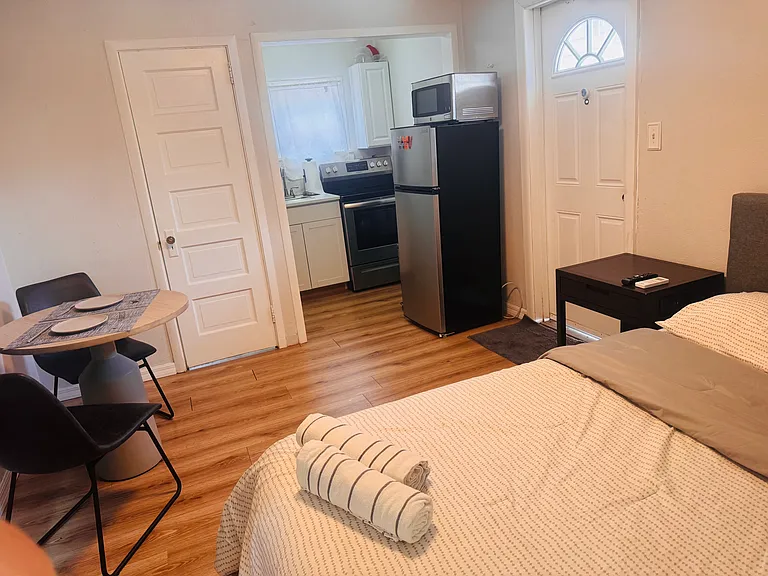 1868 Grove Ave #WITH GUEST HOME — Photo 2