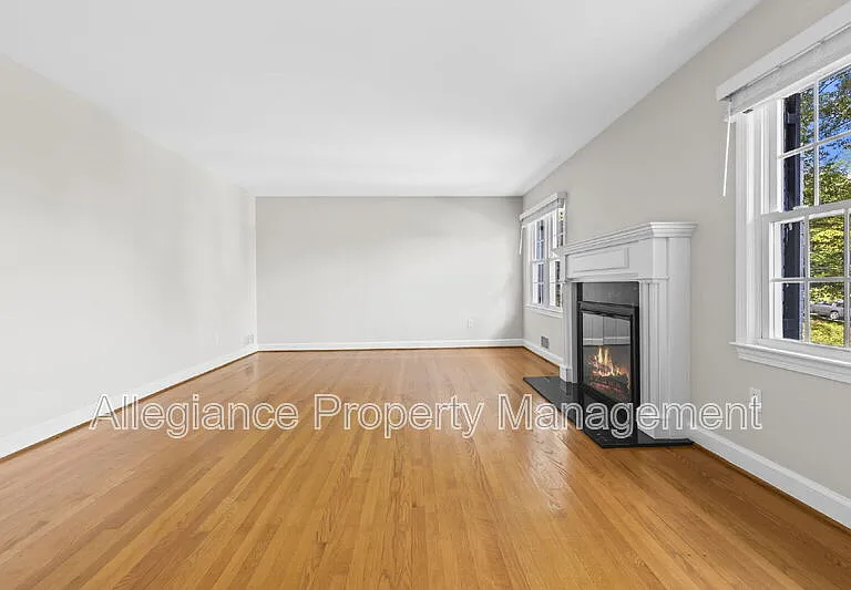 3548 N Valley St — Photo 7