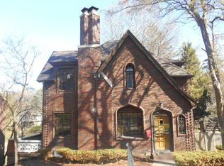 52 Crestwood Ter, Davenport, IA 52803