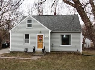 3007 Rainbow Dr, Cedar Falls, IA 50613