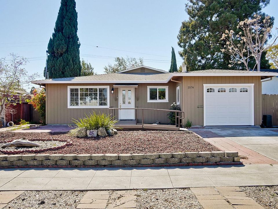 1st image of 2574 Amethyst Dr