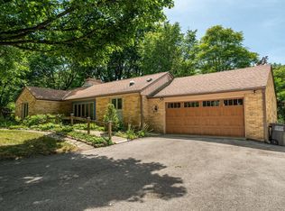 W276N1875 Spring Creek Dr, Pewaukee, WI 53072