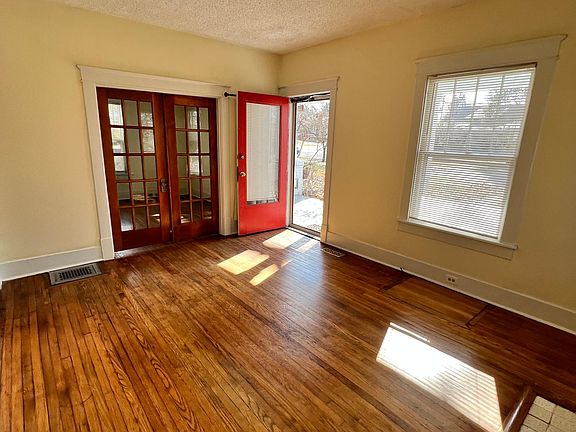 5th image of 3702 Westbrook Ave #A