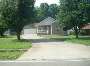 223 Sanders Dr, La Vergne, TN 37086