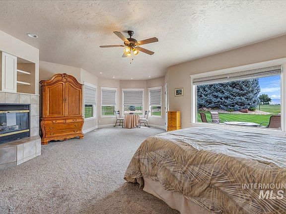 4th image of 3134 N Merlot Pl