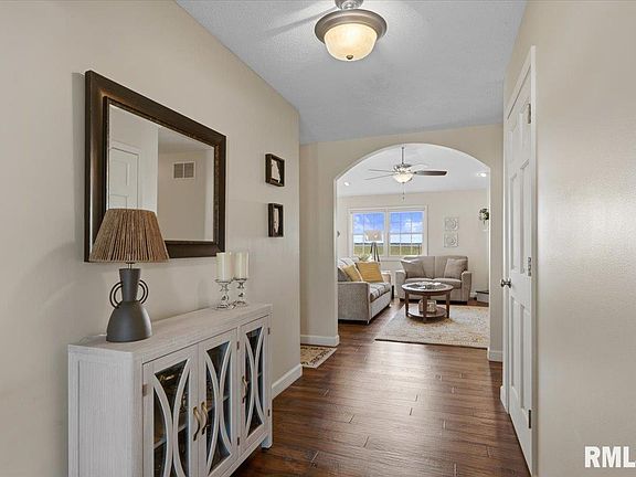 3rd image of 820 Elk Crest Ct