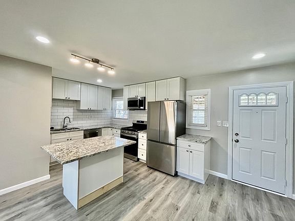 2nd image of 1301 Sunrise Dr
