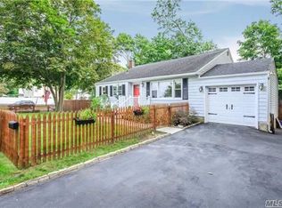 173 Foster Rd, Ronkonkoma, NY 11779