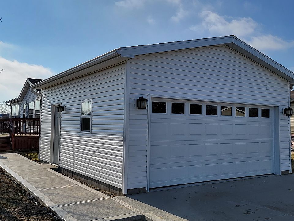 Exterior Image-0-Four Seasons 237 Meadows of Perrysburg